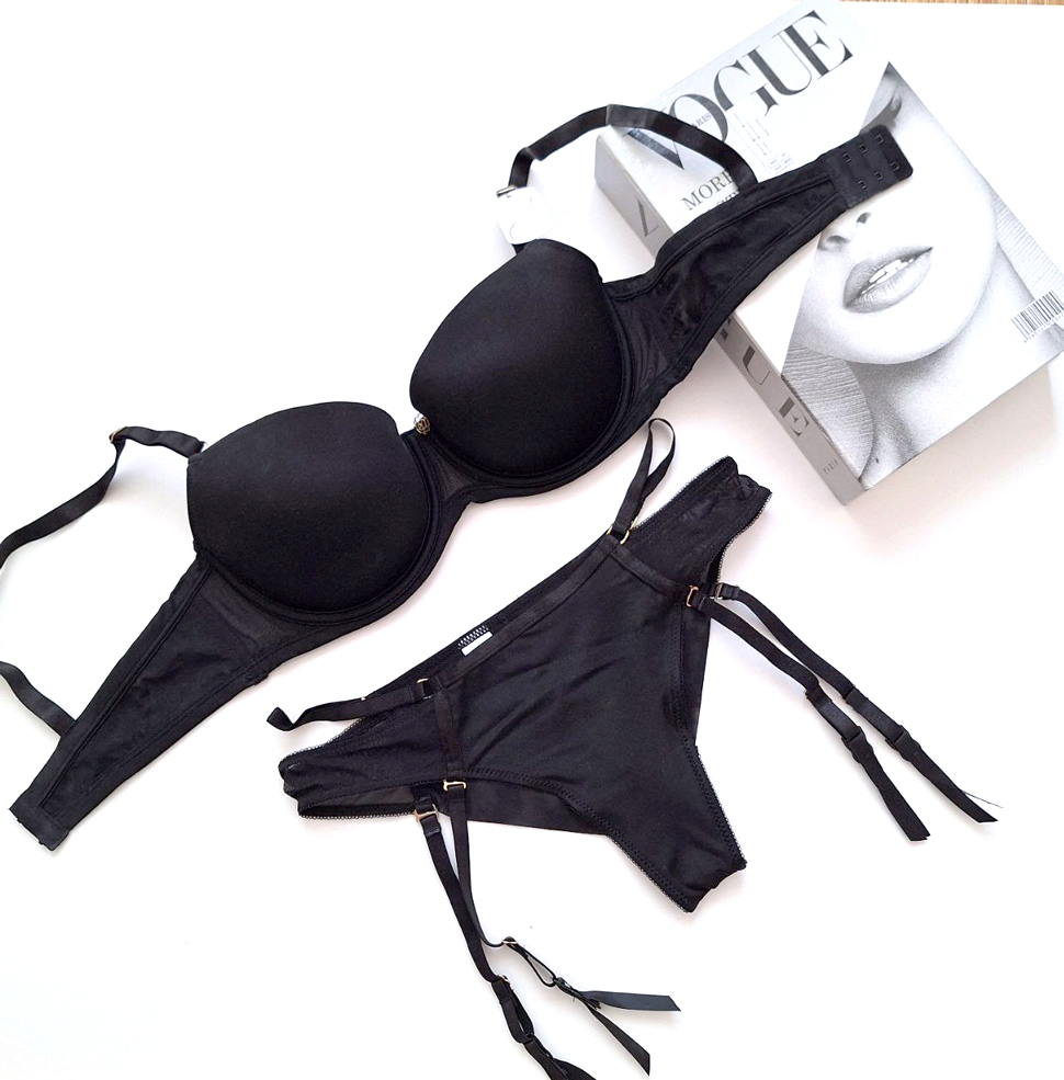 ست سوتین و شورت ابری