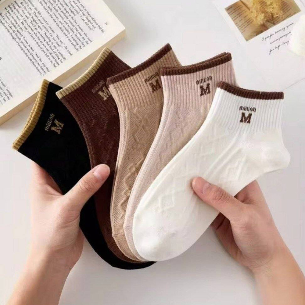 جوراب طرح لوزی